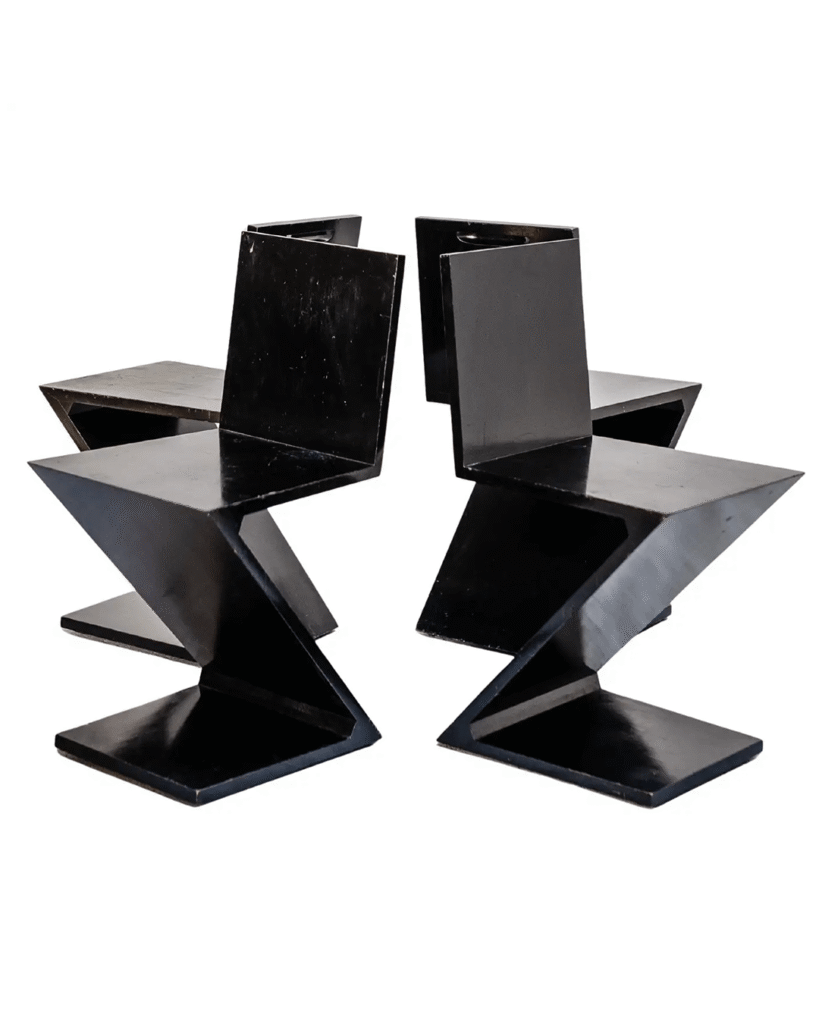 Ensemble de quatre chaises "Zig-Zag" par Gerrit Thomas Rietveld, Italie, années 1980