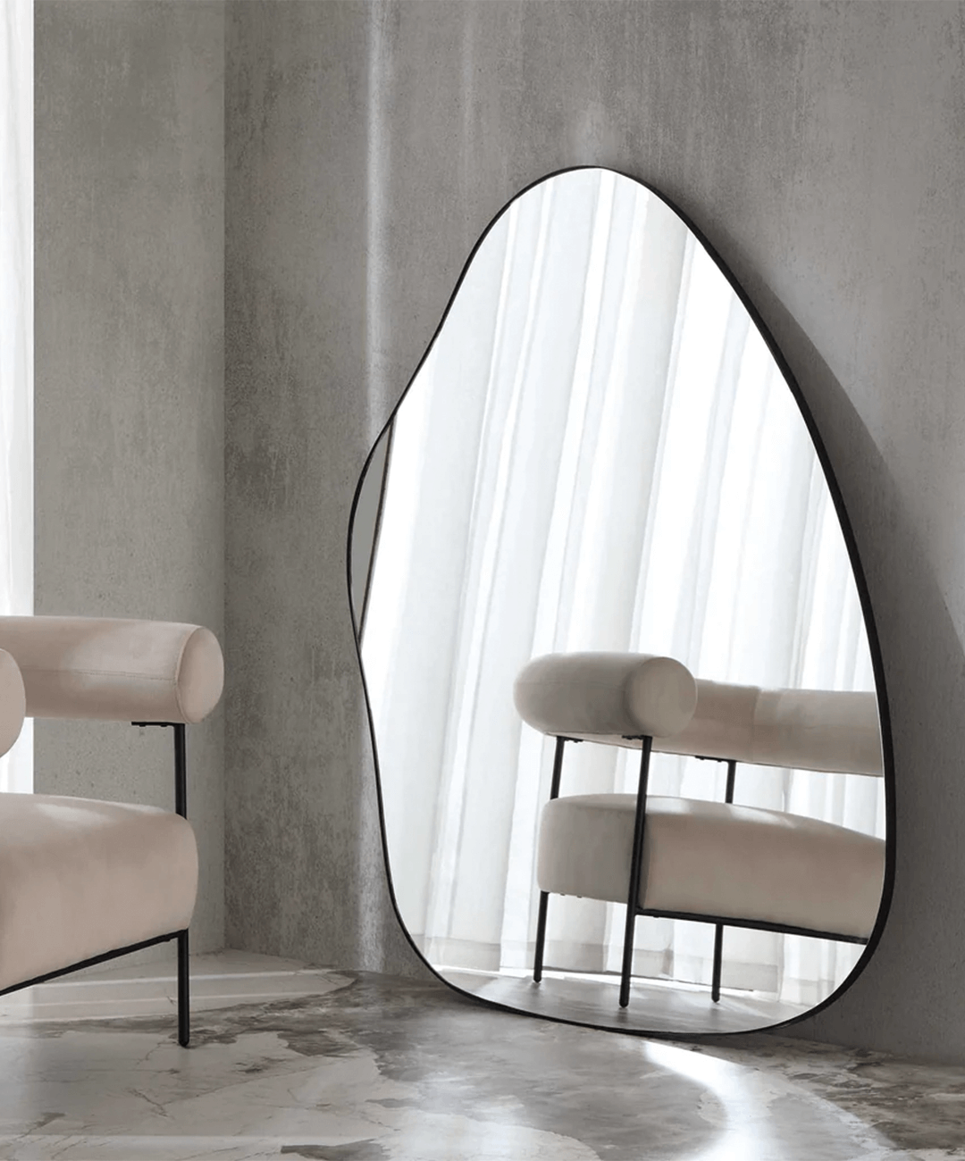 Pavia Irregular-Shaped Extra-Large Mirror – A striking full-length mirror with an antique gold frame, perfect for modern interiors.