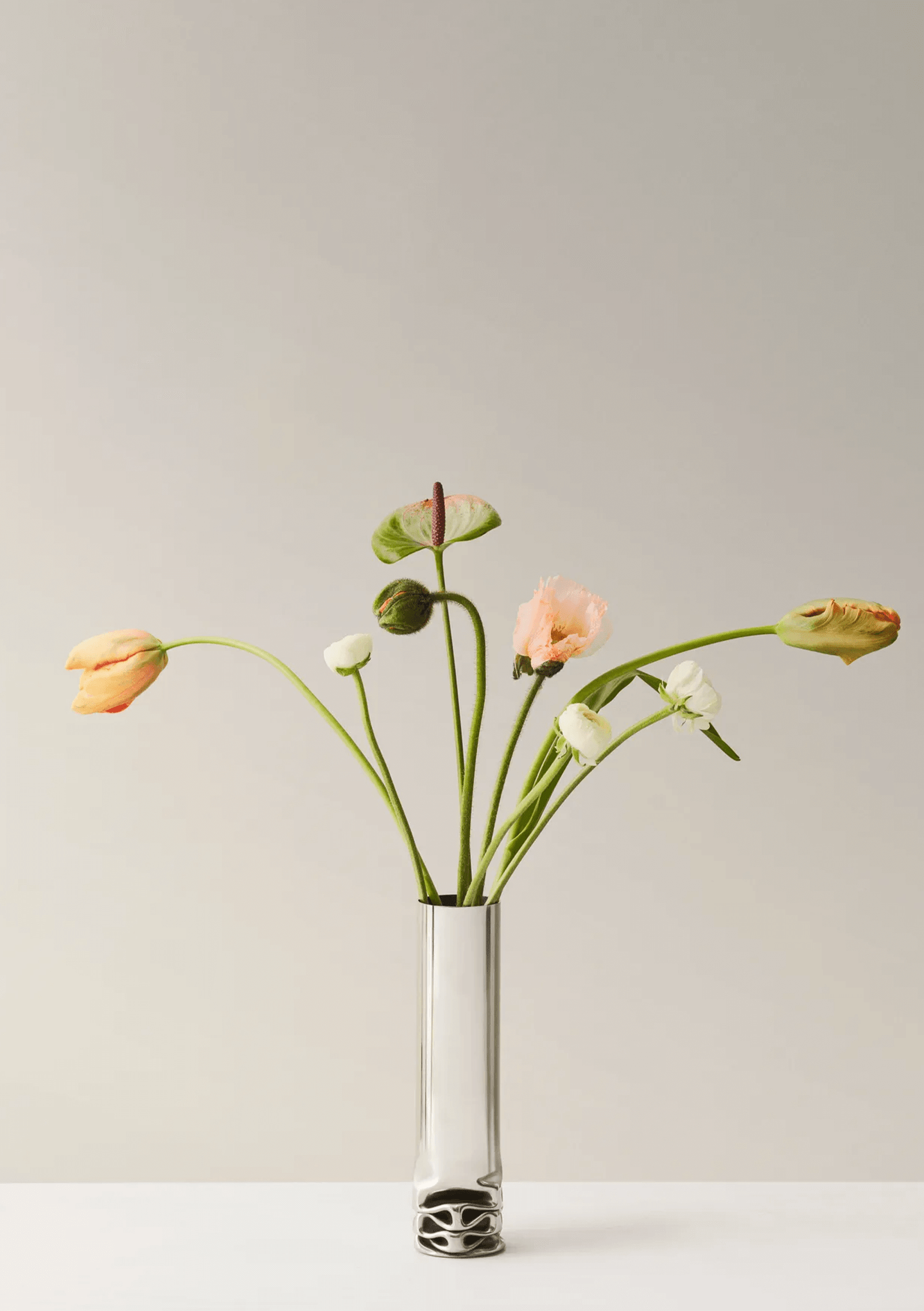 Hydraulic Vase by Design House Stockholm – 25 cm, modern minimalist design with organic curves, perfect for home decor and floral arrangements from nordicwest